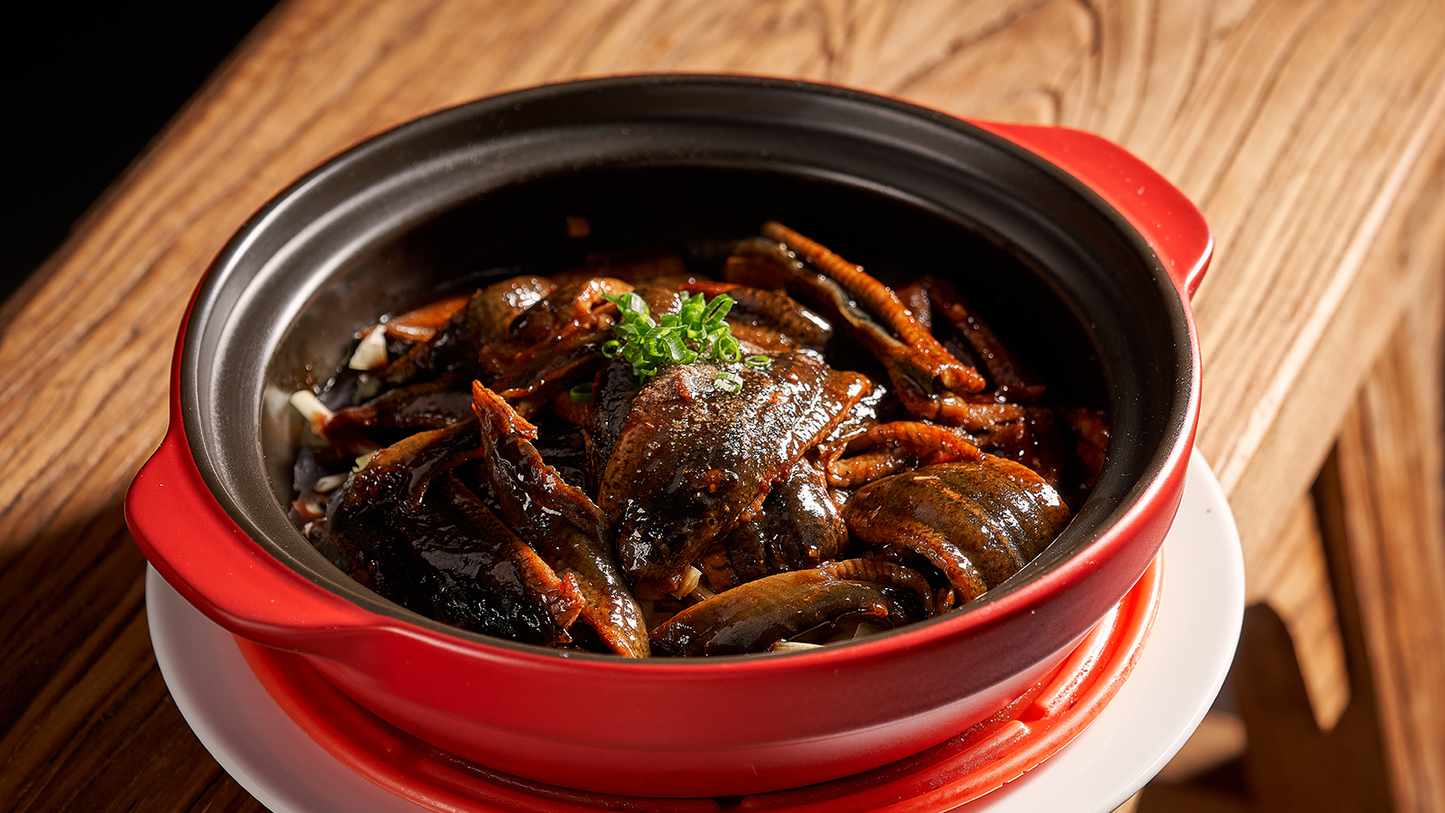 HOMES上海本帮菜 - 招牌炒软兜，鲜嫩长鱼特写。
